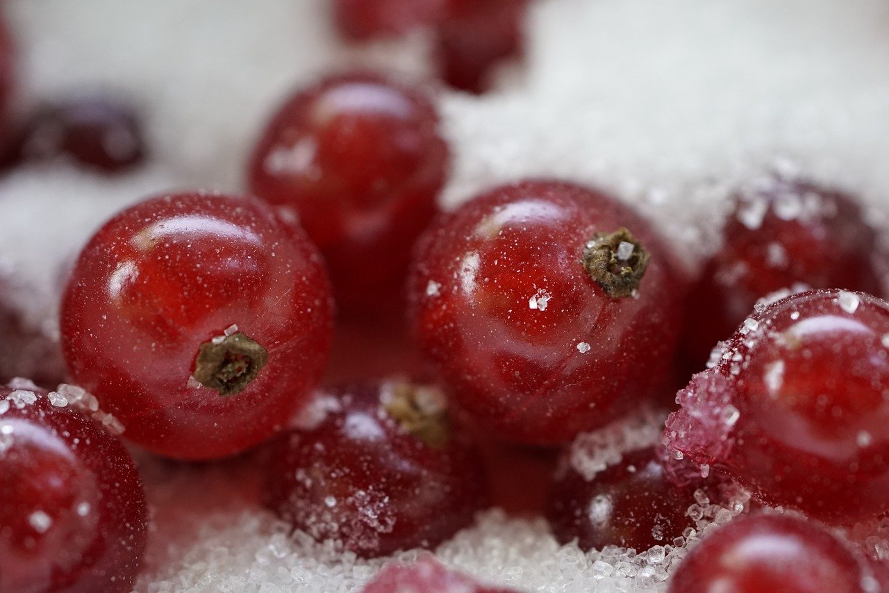 How to Create a Beautiful Holiday Dessert Table